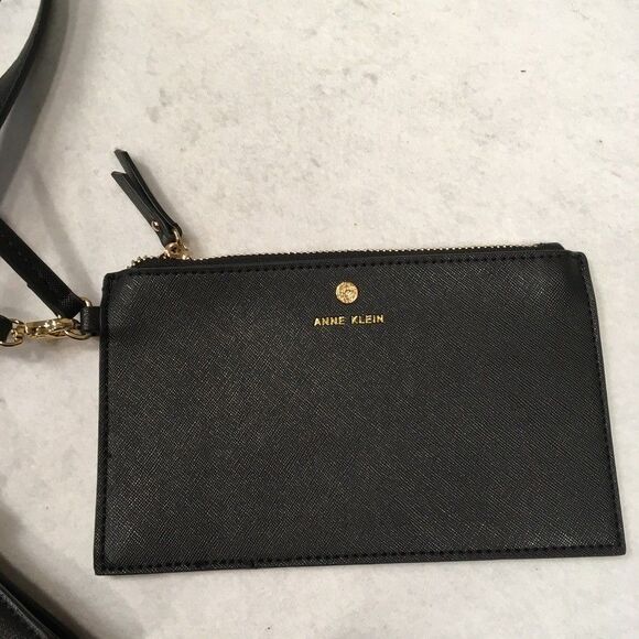 NWOT Anne Klein Black Laptop Bag Wristlet Gold Hardware Bows Faux Leather Career - Picture 2 of 16